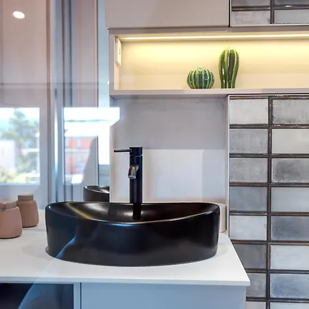 Danica Luxury Seaside Apartment