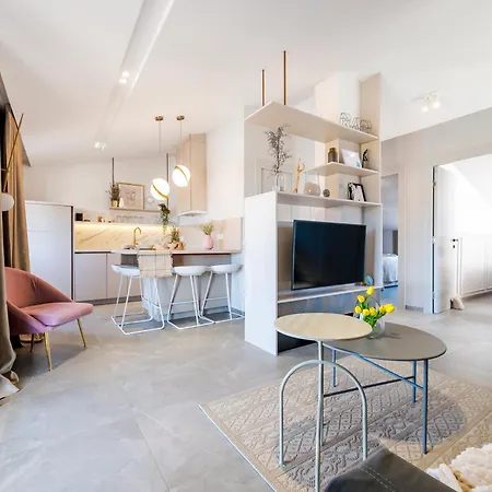 Danica Luxury Seaside Апартаменты