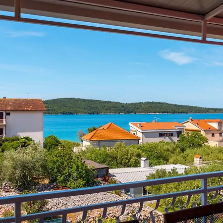 Апартаменты Danica Luxury Seaside Шибеник